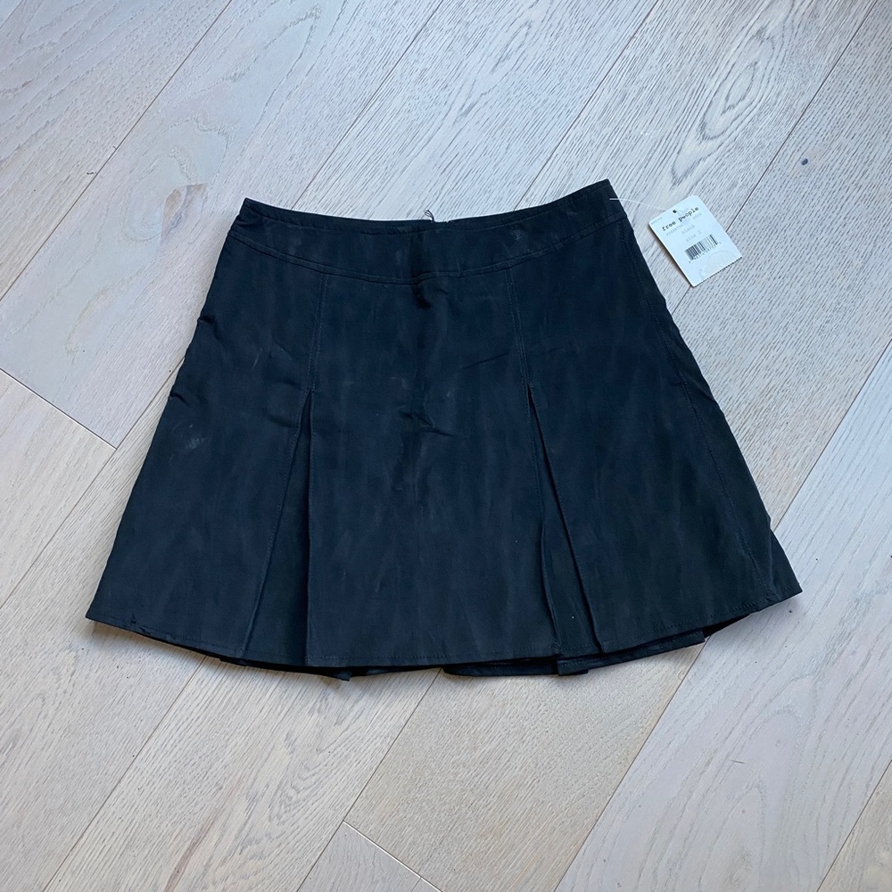 Free people suede skirt, NWT, size 2